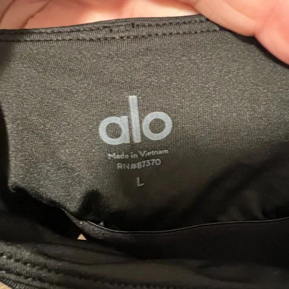 ALO Yoga Black Tank with Built-in Sports Bra - Picture 5 of 5